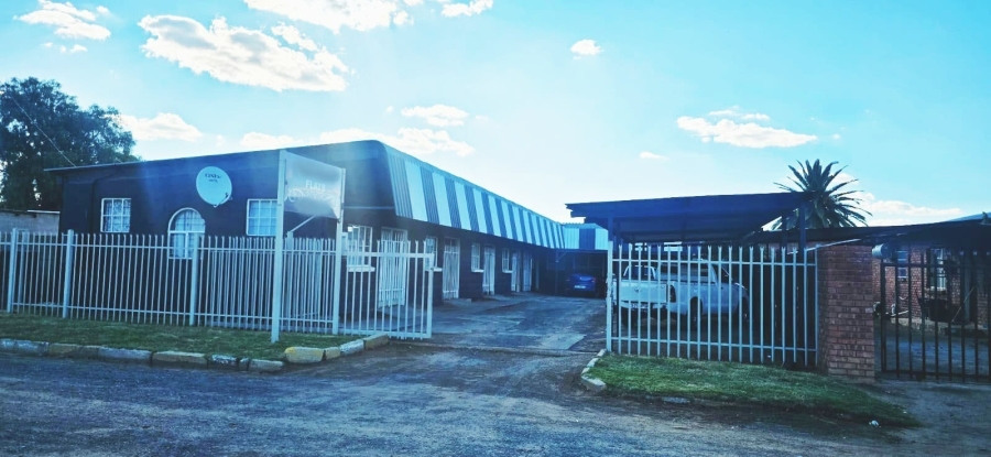 9 Bedroom Property for Sale in Koffiefontein Free State